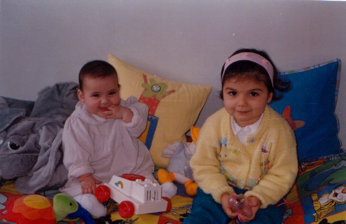 Pilar Gabriela y Camila Antonia, super hermanitas.